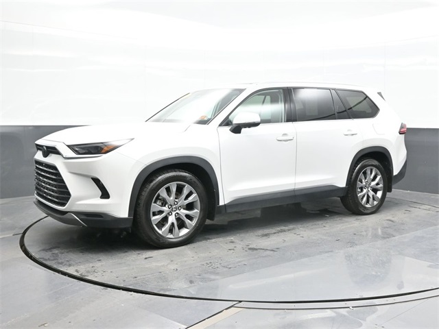 2025 Toyota Highlander Hybrid Limited photo 3