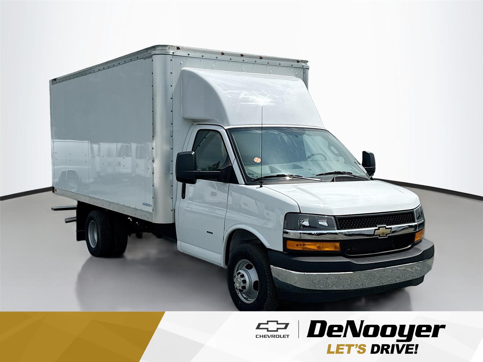 2024 Chevrolet Express Cutaway Base's photo