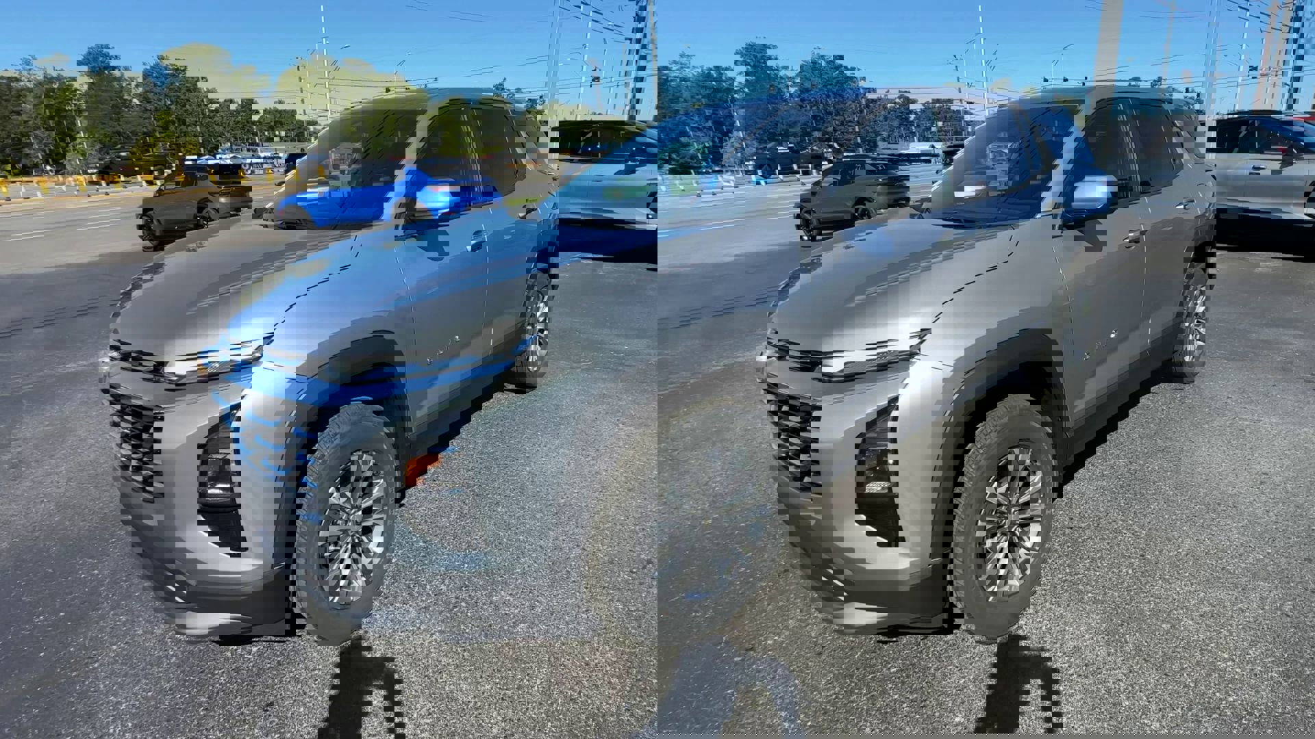 2026 Chevrolet Equinox LT photo 3