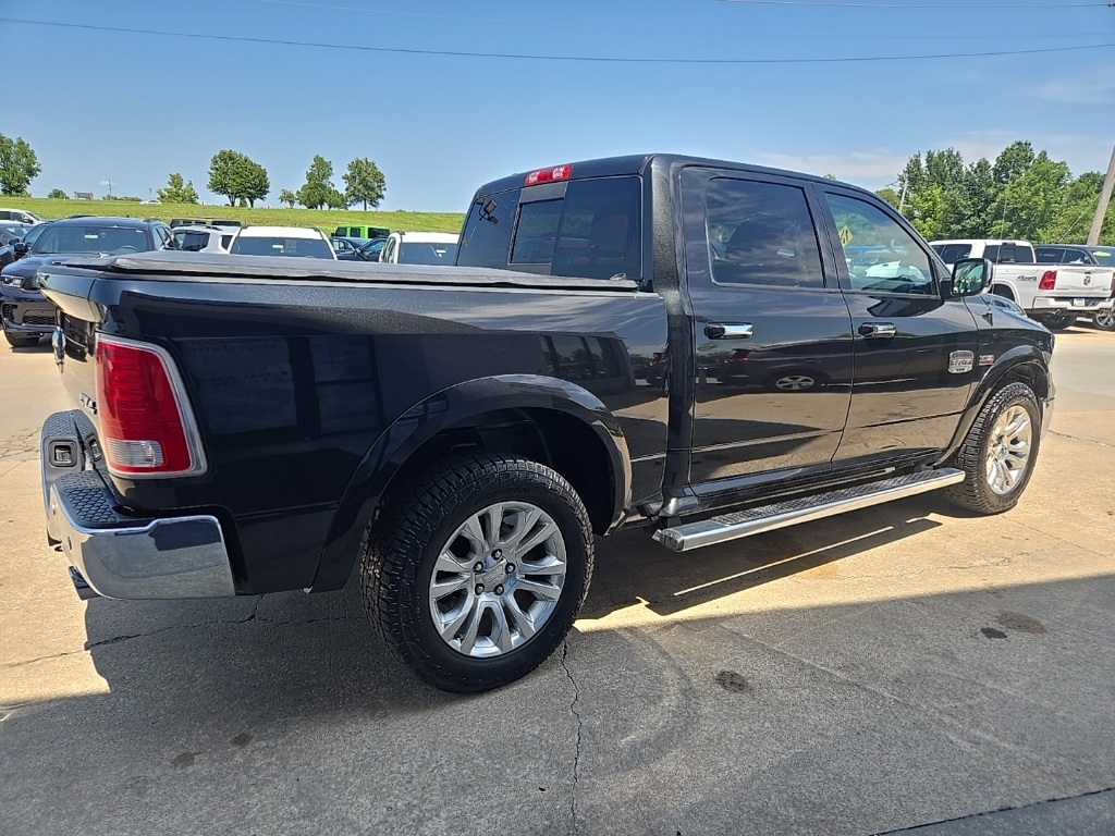2017 Ram 1500 Laramie photo 12