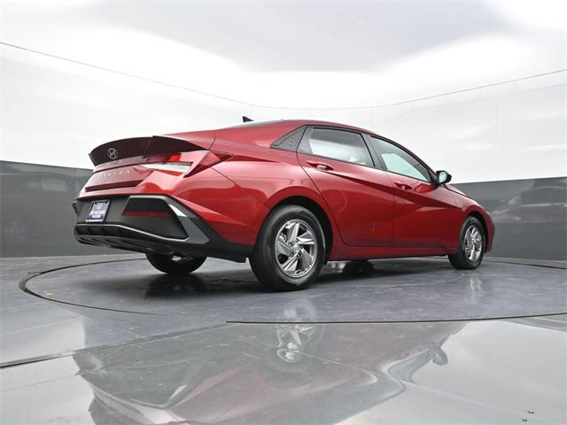 2025 Hyundai Elantra SE photo 34