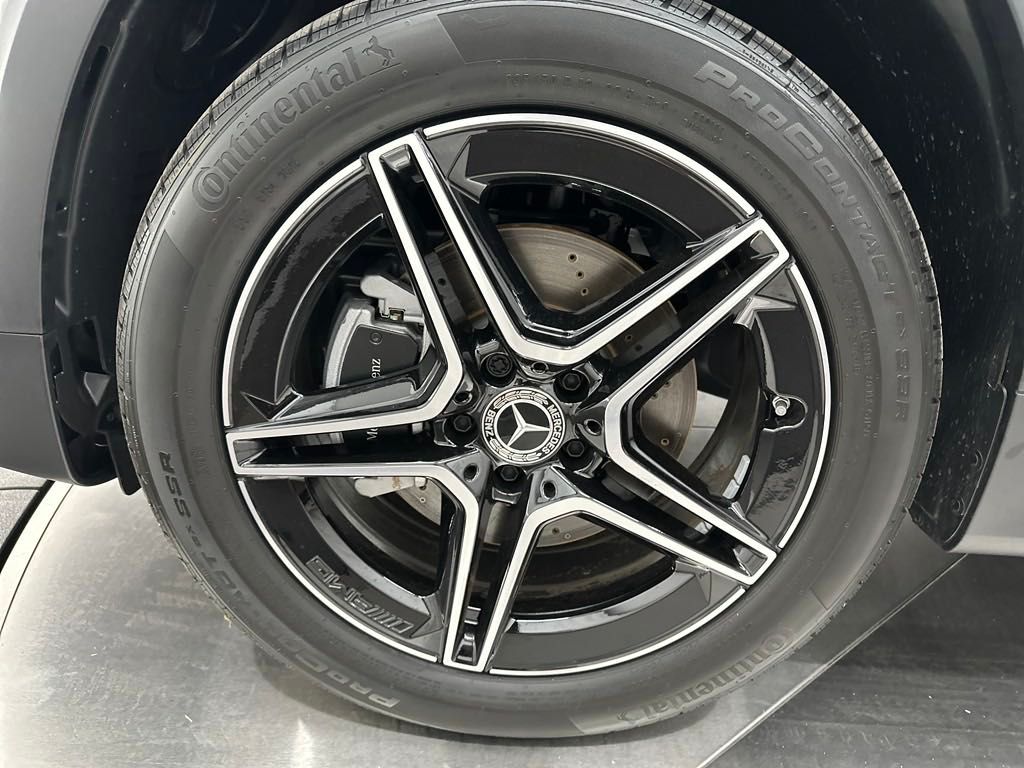 2025 Mercedes Benz GLB 250 photo 2