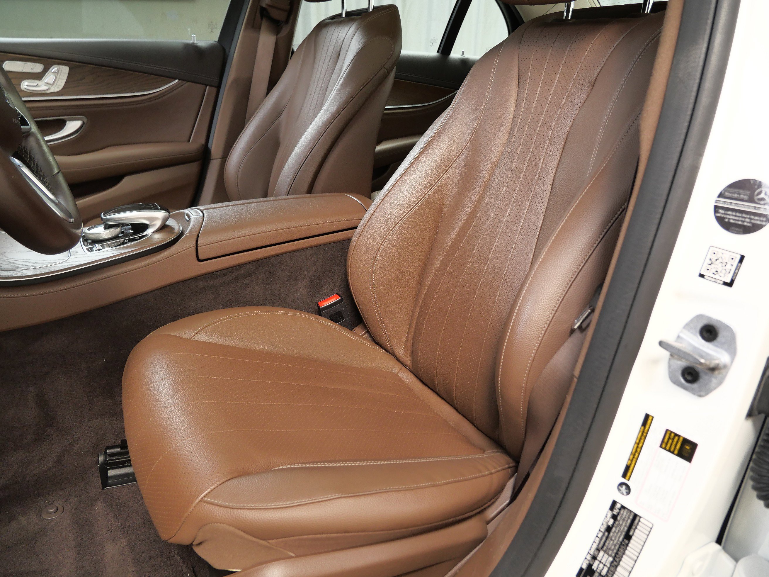 2019 Mercedes Benz E 300 4MATIC photo 2