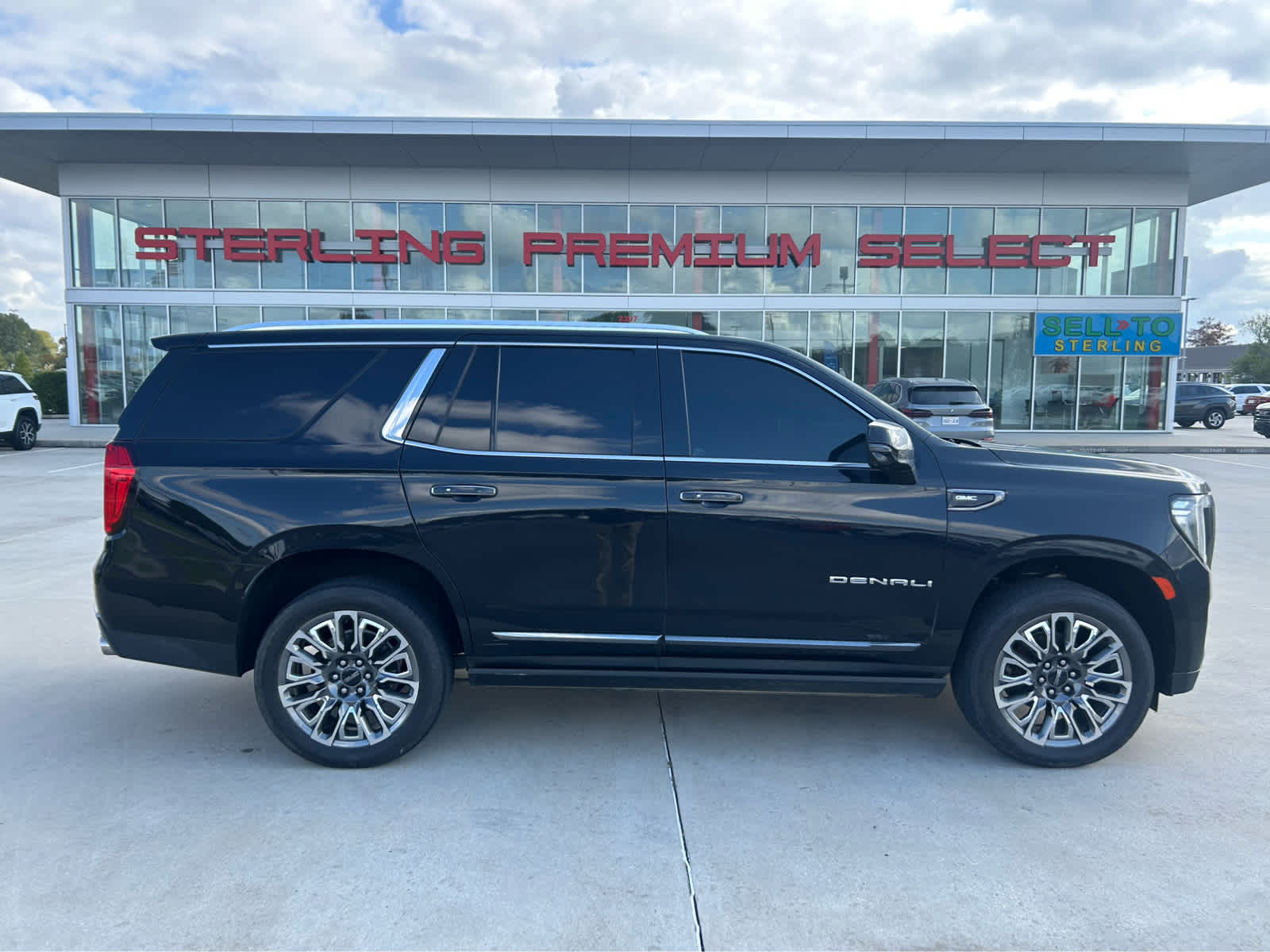 2023 GMC Yukon Denali Ultimate's photo