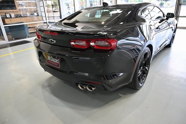 2024 Chevrolet Camaro LT1 photo 6