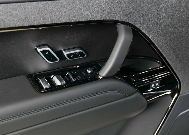 2025 Land Rover Range Rover Sport SE photo 23