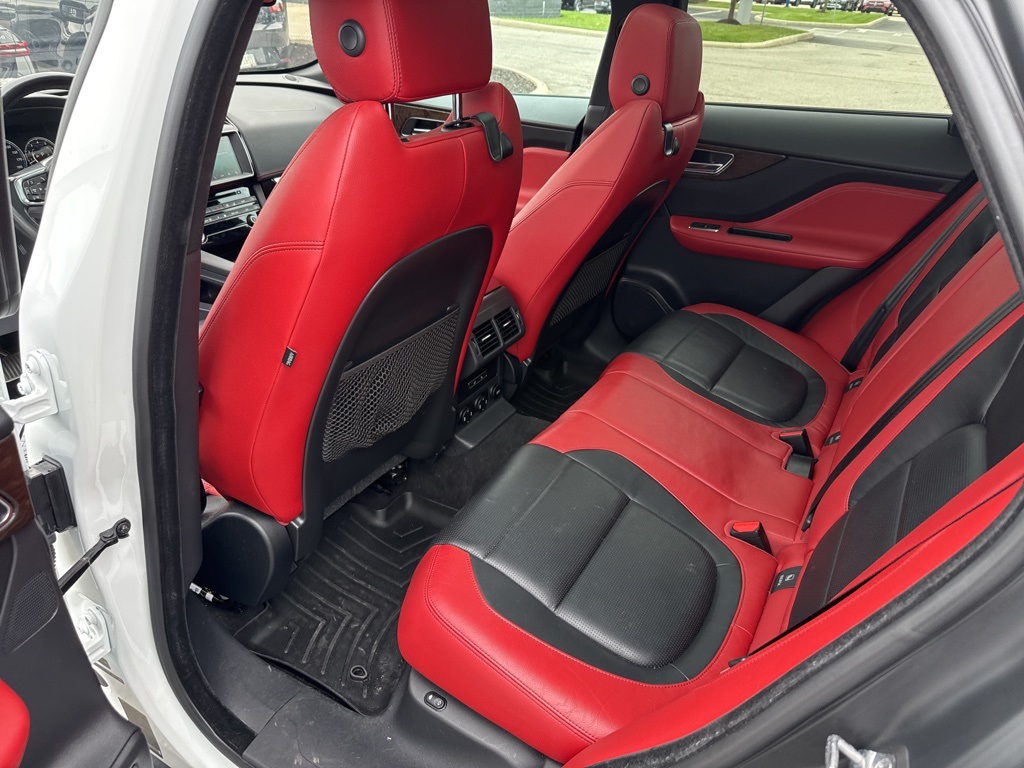 2017 Jaguar F-PACE S photo 17