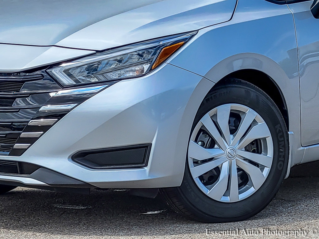 2025 Nissan Versa S photo 3