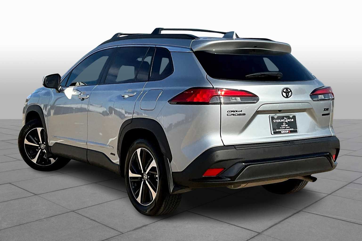 2024 Toyota Corolla Cross Hybrid XSE photo 11