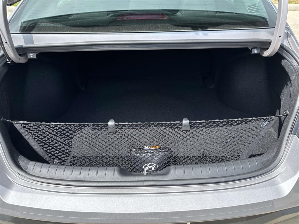 2025 Hyundai Elantra Hybrid photo 6