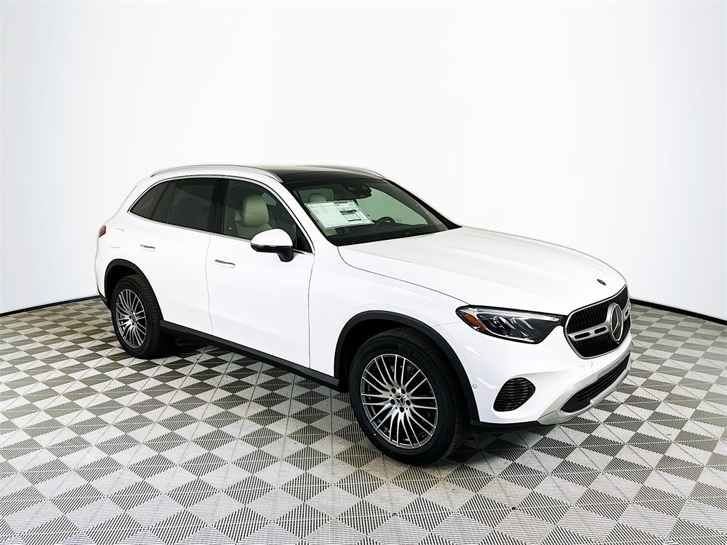 2026 Mercedes-Benz GLC Base's photo