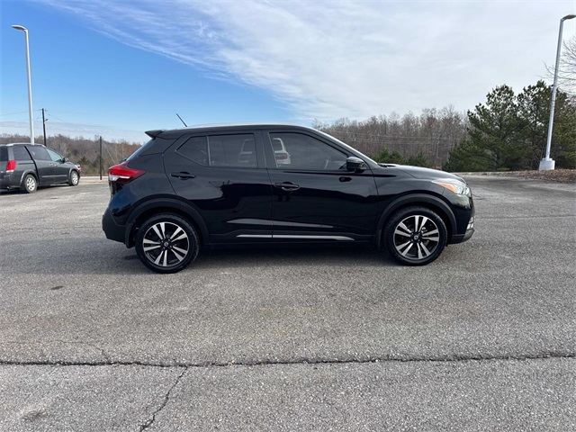 2020 Nissan Kicks SR photo 3