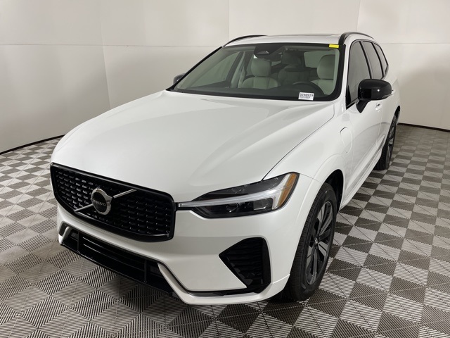 2024 Volvo XC60 Recharge T8 Core photo 5