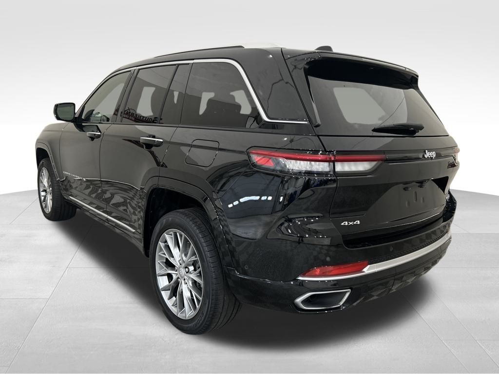 2022 Jeep Grand Cherokee Summit photo 2