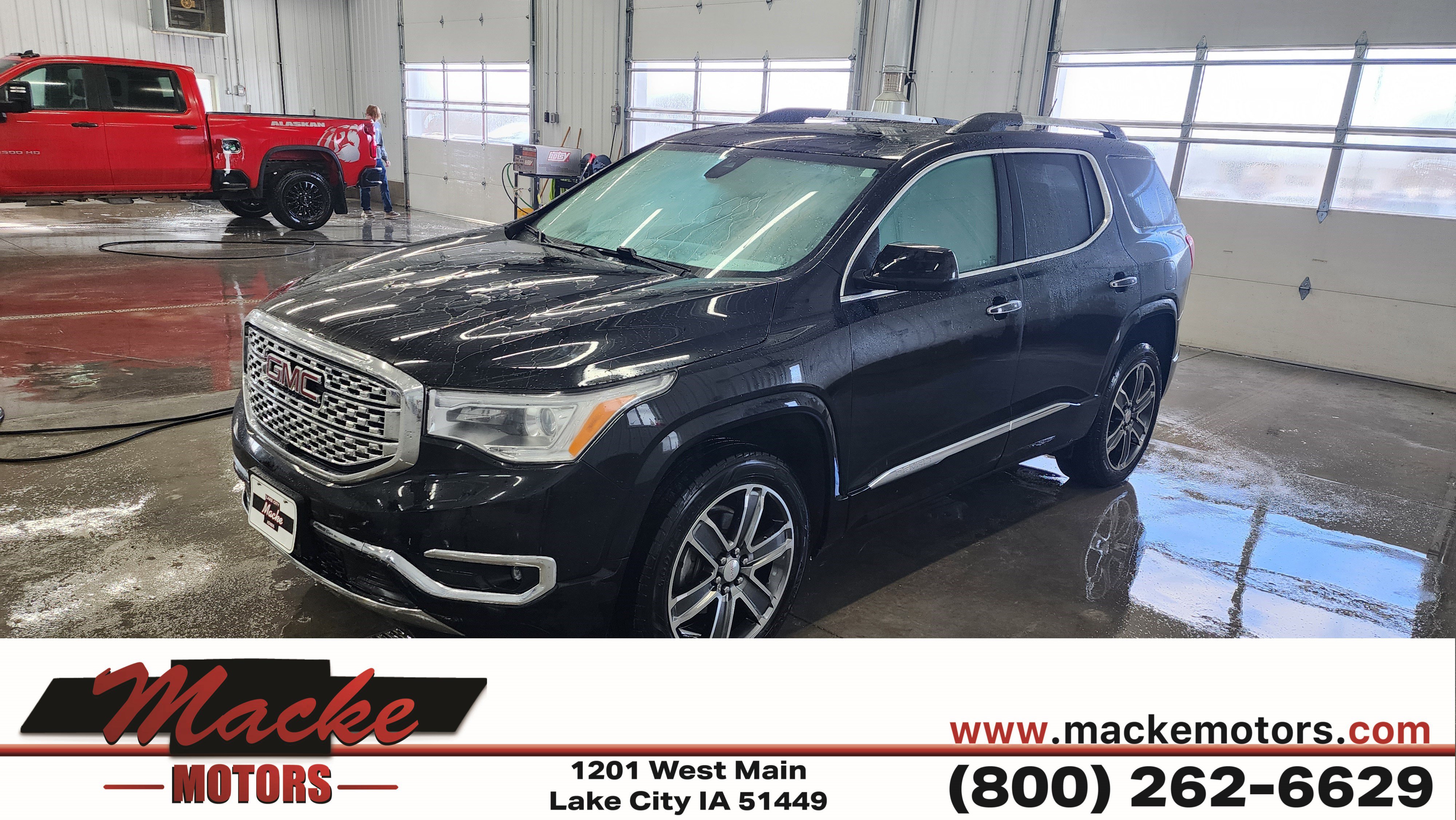 2018 GMC Acadia Denali's photo