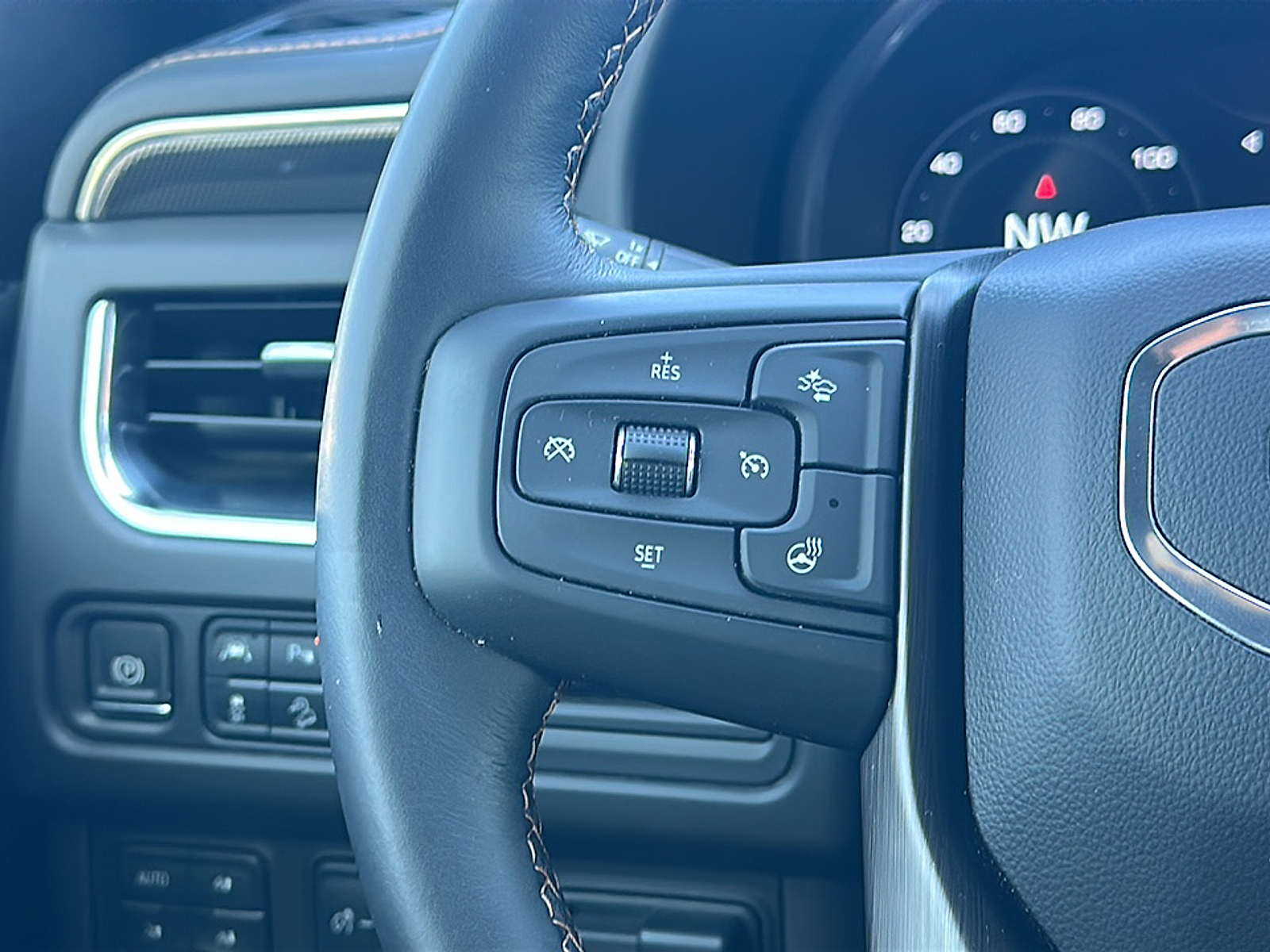 2022 Gmc Yukon AT4 photo 9
