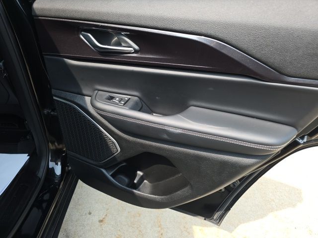 2022 Jeep Grand Cherokee Altitude photo 25