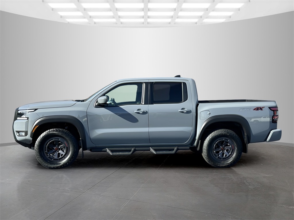 2025 Nissan Frontier Crew Cab PRO-4X photo 2