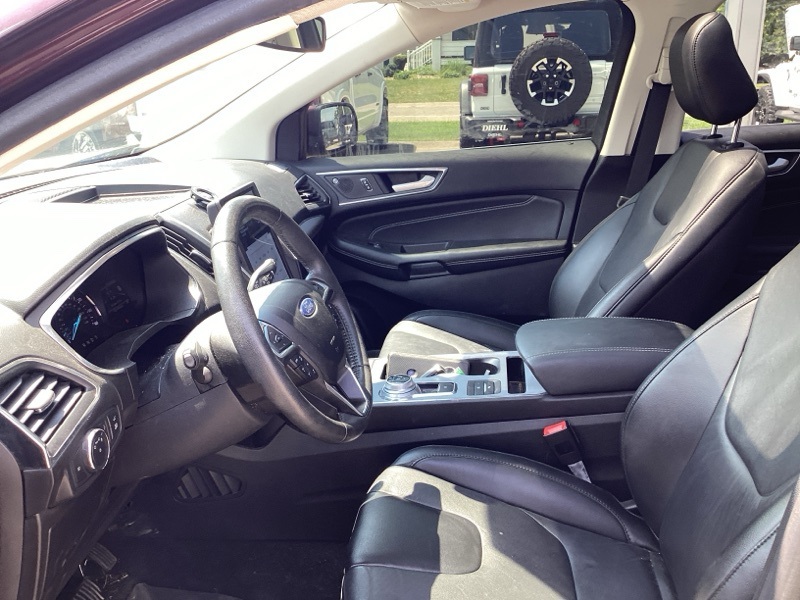 2021 Ford Edge Titanium photo 18