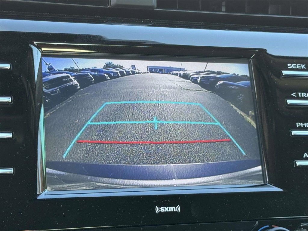 2020 Toyota Camry Hybrid LE photo 4