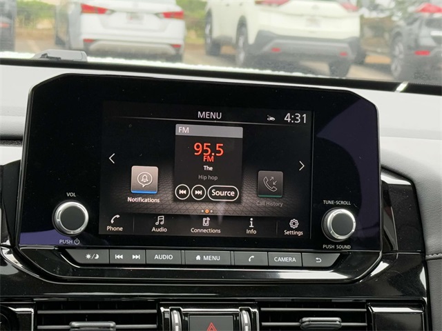2025 Nissan Pathfinder SV photo 4