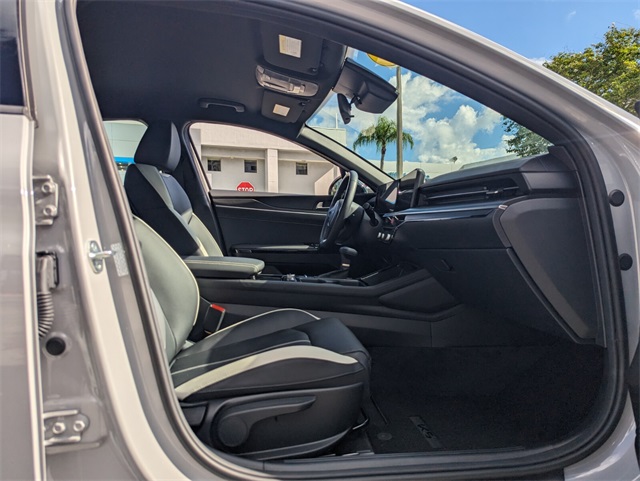2025 Kia K5 GT-Line photo 16