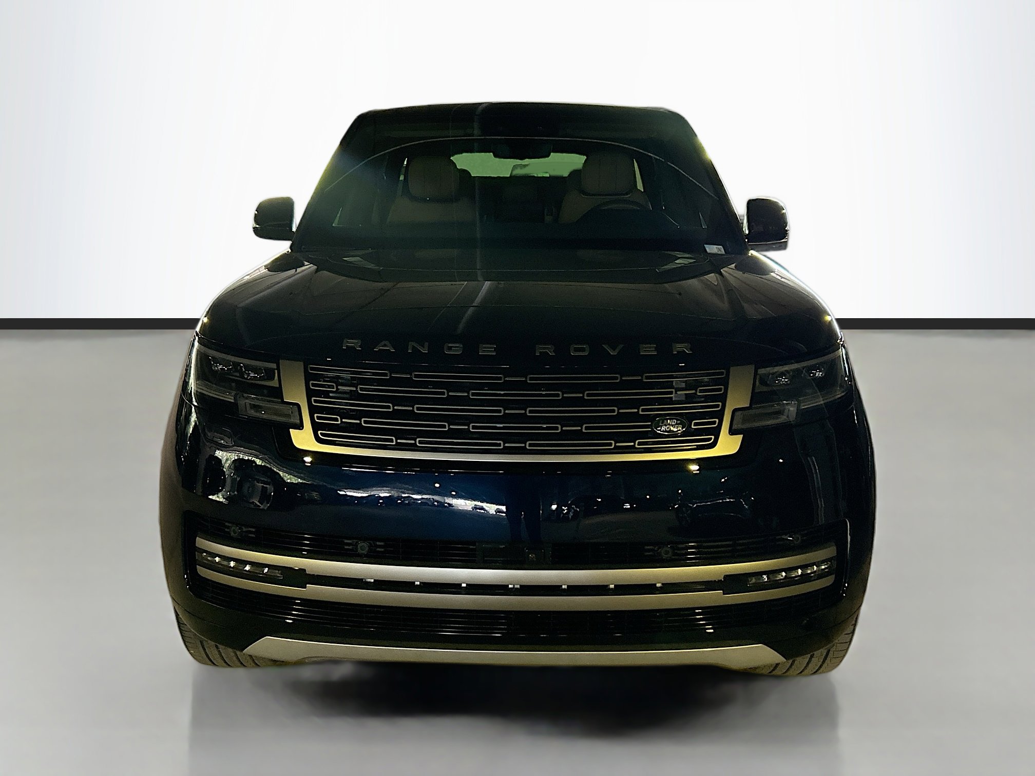 2025 Land Rover Range Rover SE photo 2