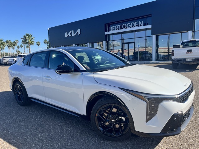 2025 Kia K4 GT-Line Turbo's photo