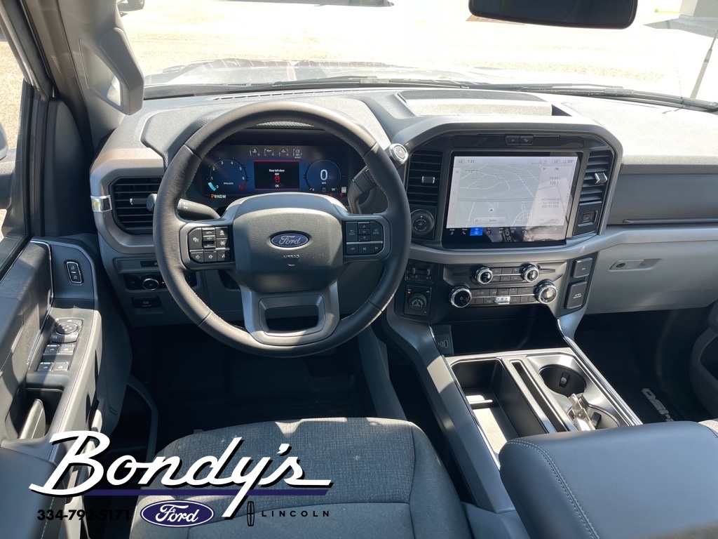 2025 Ford F-150 XLT photo 3