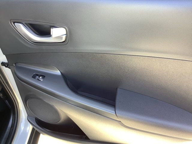 2022 Hyundai Kona SEL N Line photo 15