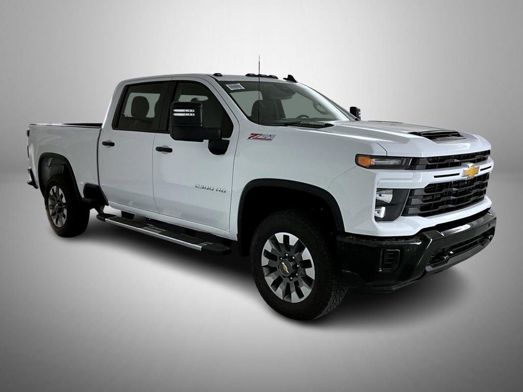 2026 Chevrolet Silverado 2500HD Custom photo 3