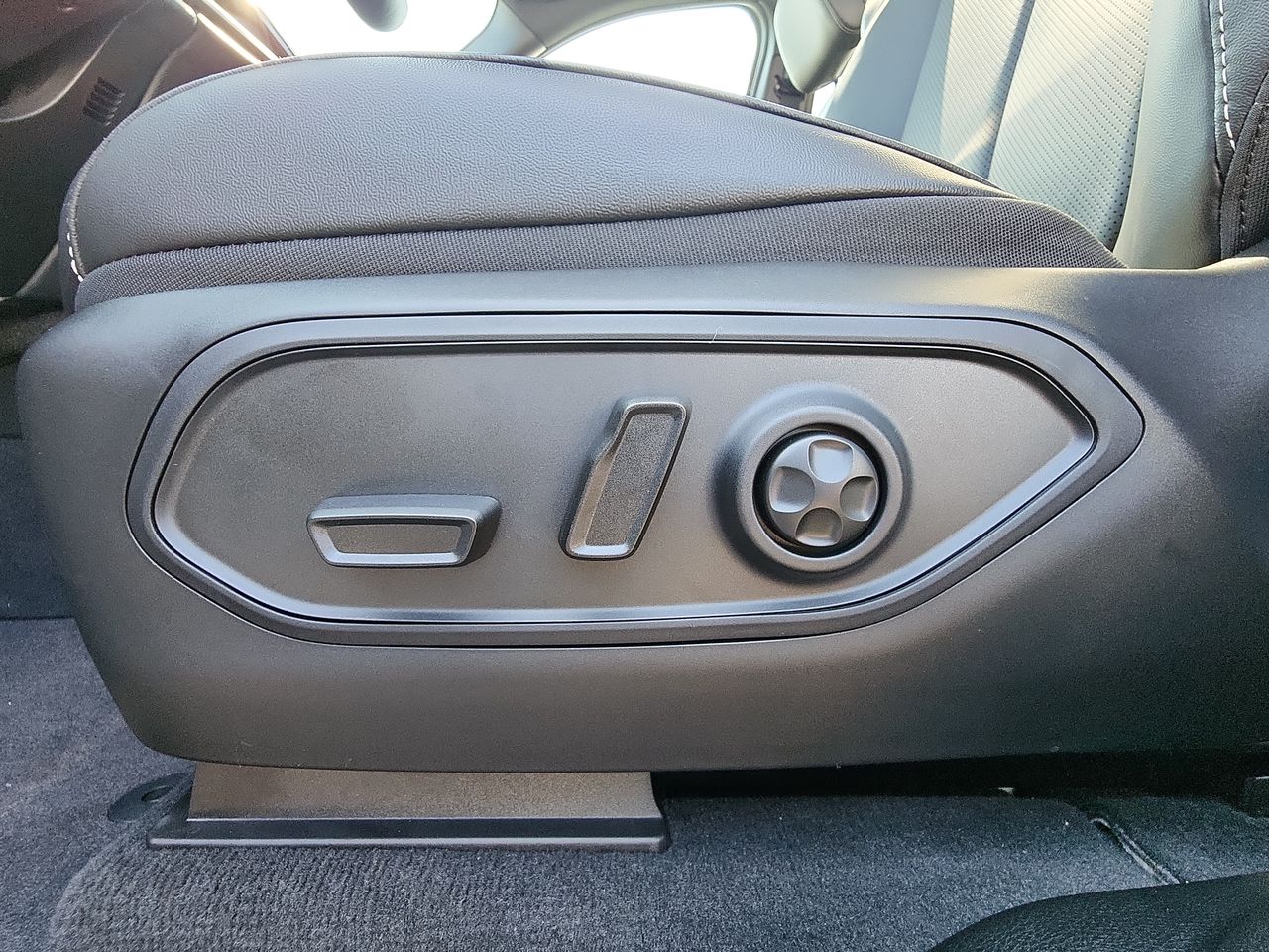 2025 Jeep Grand Cherokee Limited photo 12