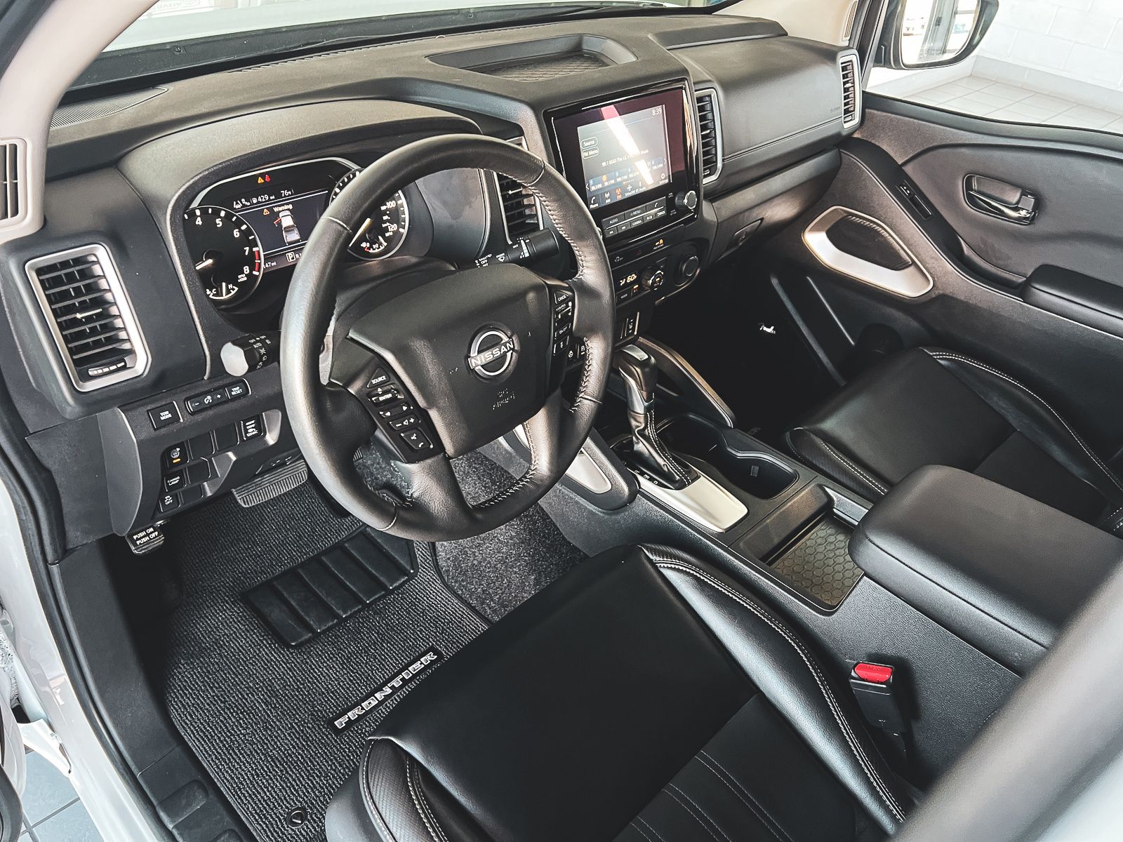 2024 Nissan Frontier SL photo 21