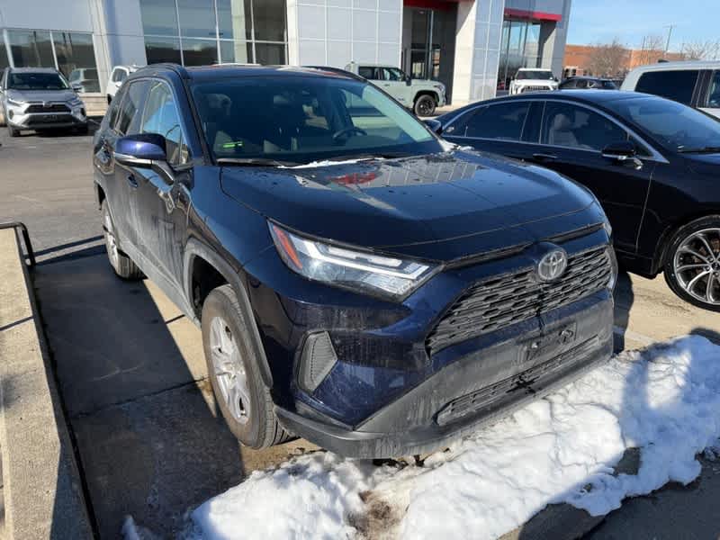 2025 Toyota RAV4 XLE's photo