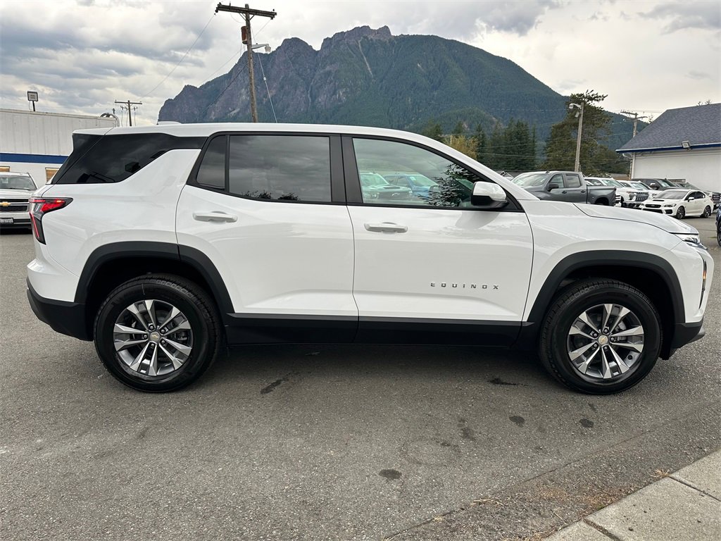 2026 Chevrolet Equinox LT photo 4