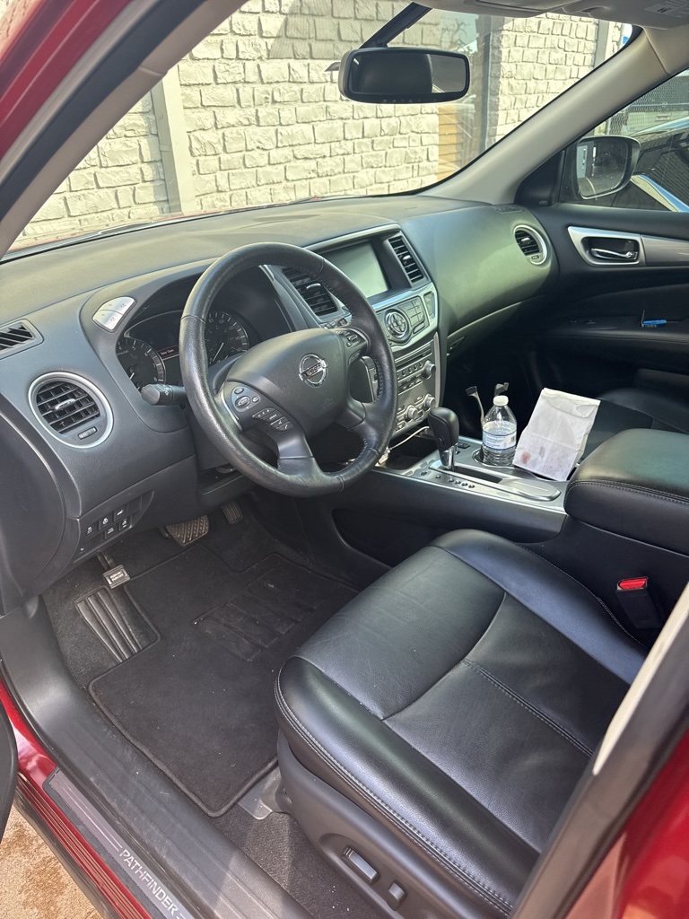 2020 Nissan Pathfinder SL photo 4