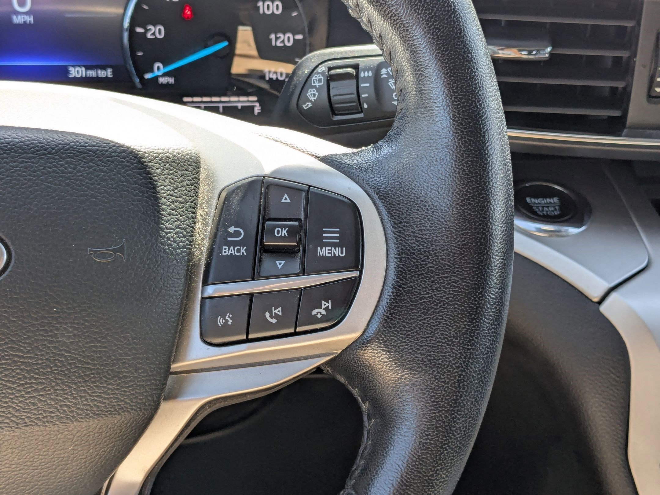 2022 Ford Explorer XLT photo 14