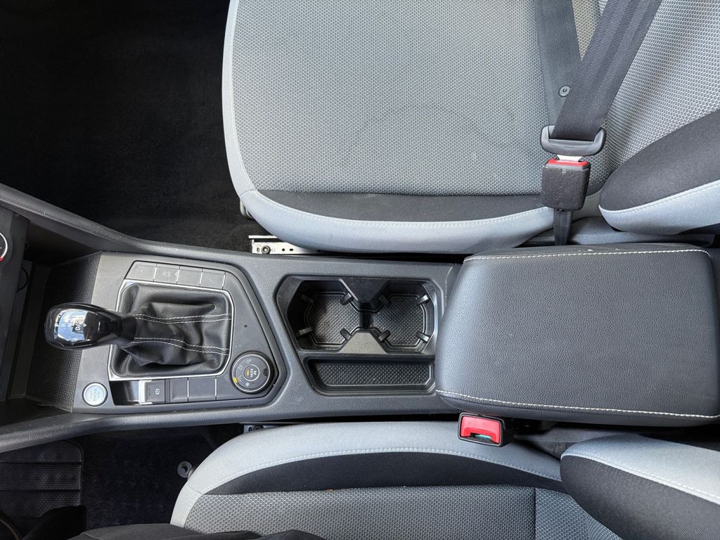 2022 Volkswagen Taos S photo 21