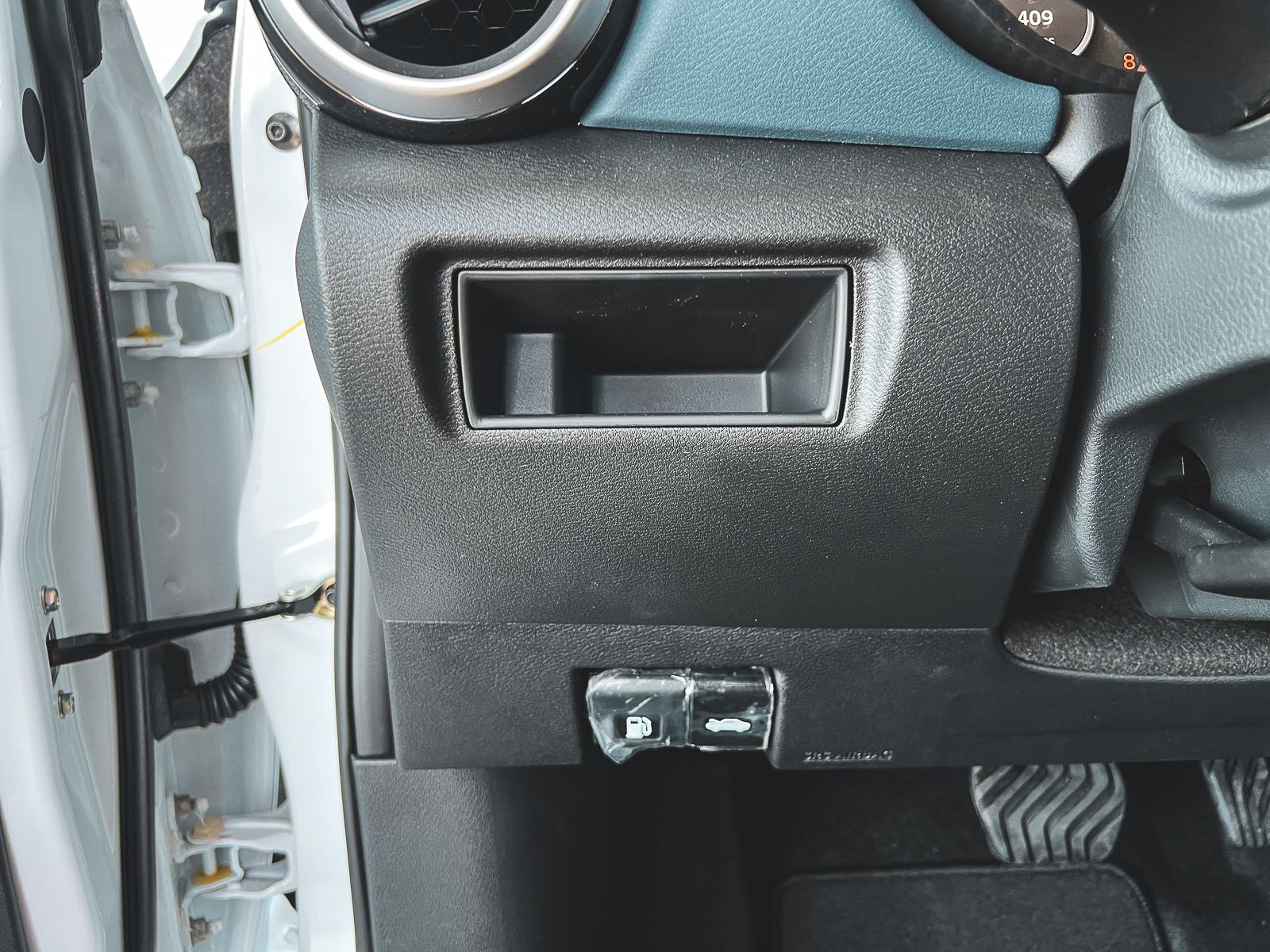 2025 Nissan Versa 1.6 SV photo 14