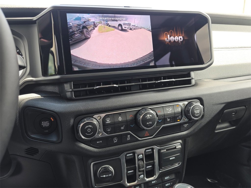 2025 Jeep Wrangler Willys photo 20