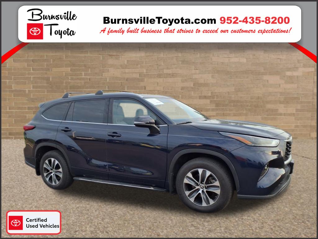 2022 Toyota Highlander XLE's photo