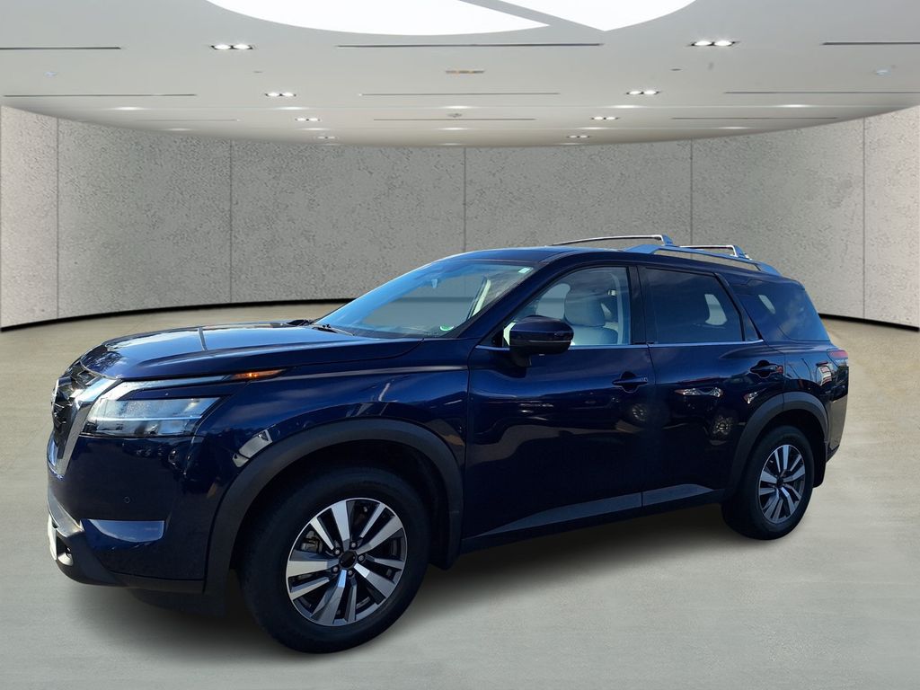 2024 Nissan Pathfinder SL's photo