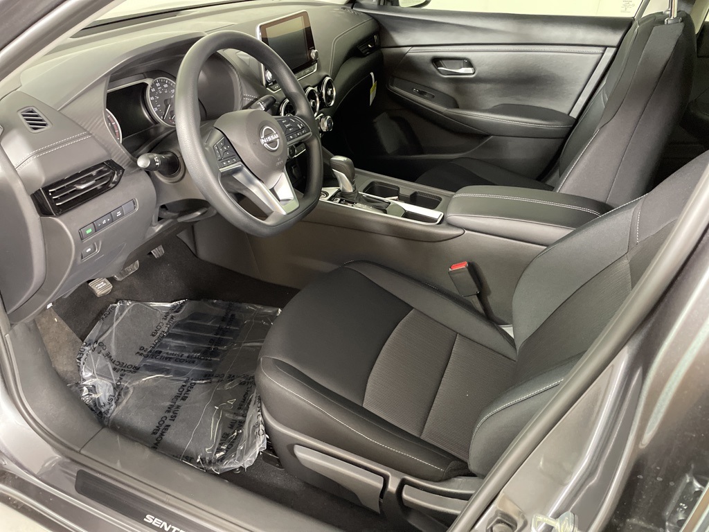 2025 Nissan Sentra SV photo 16