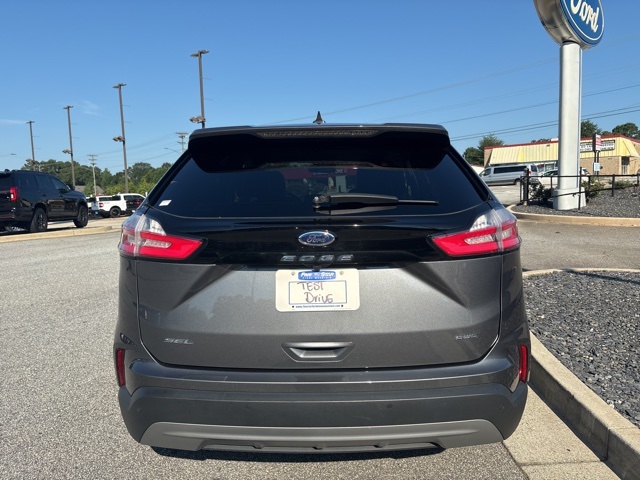 2024 Ford Edge SEL photo 6