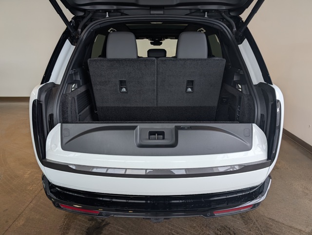 2025 Land Rover Range Rover SE photo 4