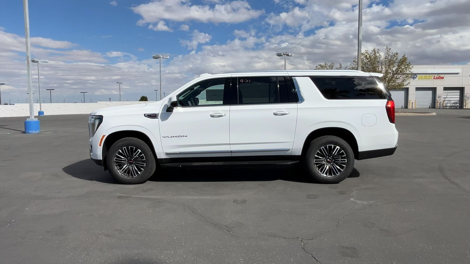 2026 Gmc Yukon XL photo 2