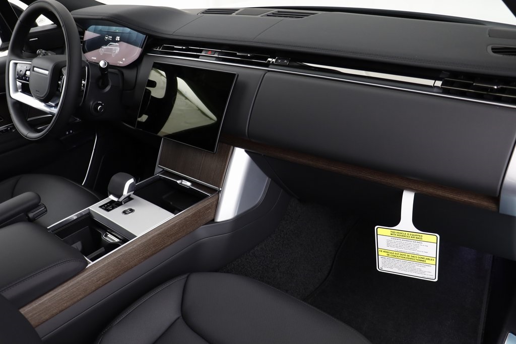 2025 Land Rover Range Rover SE photo 15