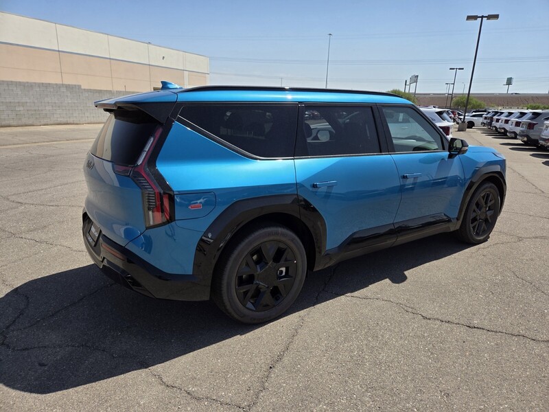 2026 Kia EV9 Land photo 3
