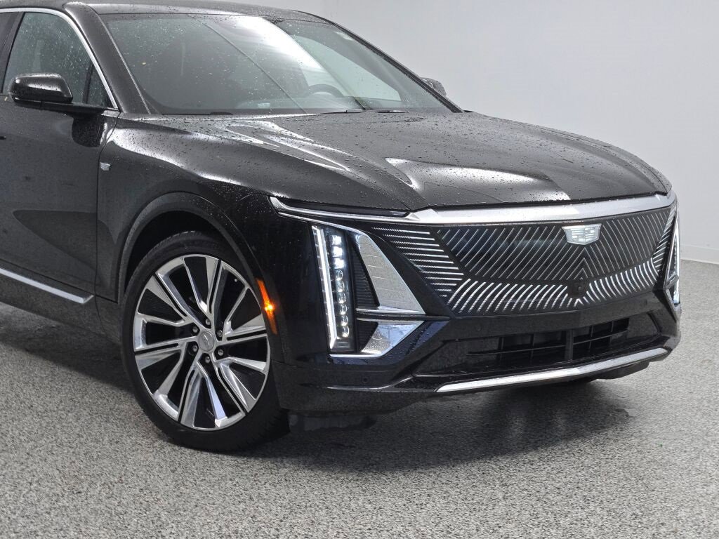 Used 2024 Cadillac LYRIQ Luxury 3 with VIN 1GYKPSRL3RZ137904 for sale in Lincolnwood, IL