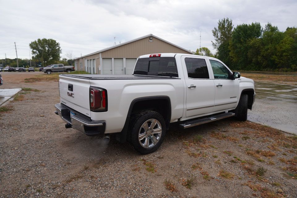 PreOwned 2018 GMC Sierra 1500 SLT 4D Crew Cab in Lakeville NF472100A